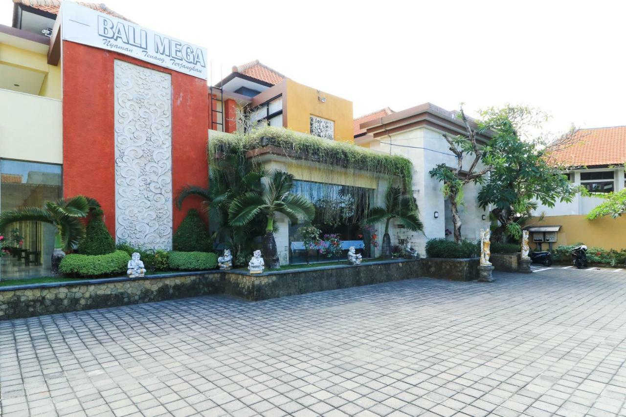 Bali Mega Hotel Jimbaran Esterno foto