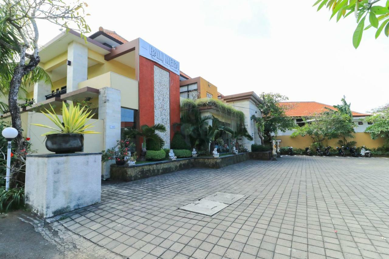 Bali Mega Hotel Jimbaran Esterno foto