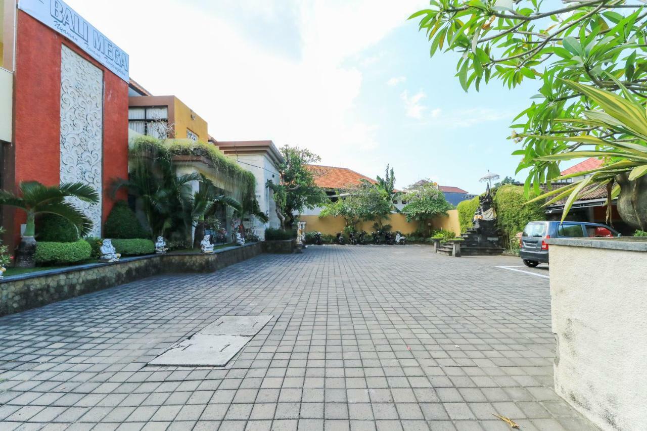 Bali Mega Hotel Jimbaran Esterno foto