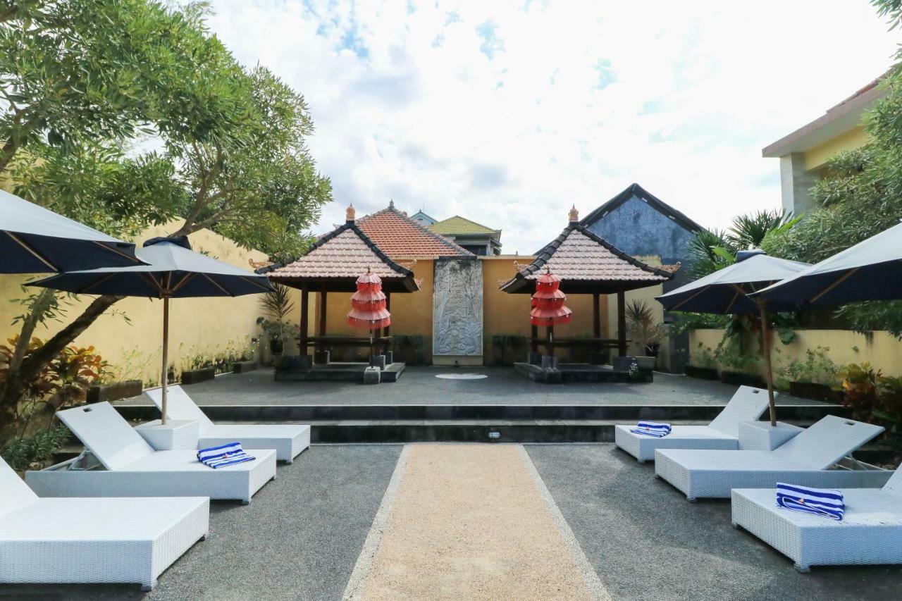 Bali Mega Hotel Jimbaran Esterno foto