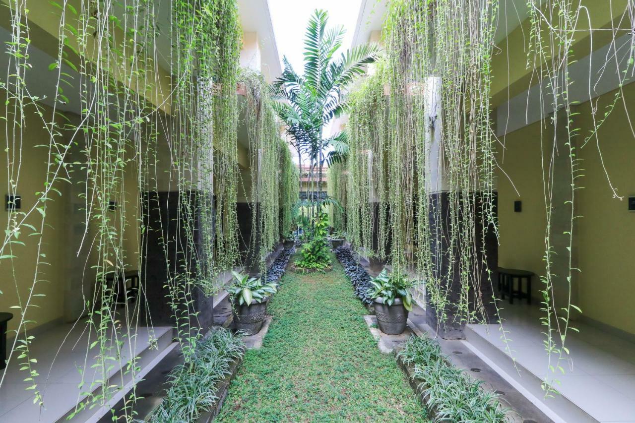 Bali Mega Hotel Jimbaran Esterno foto