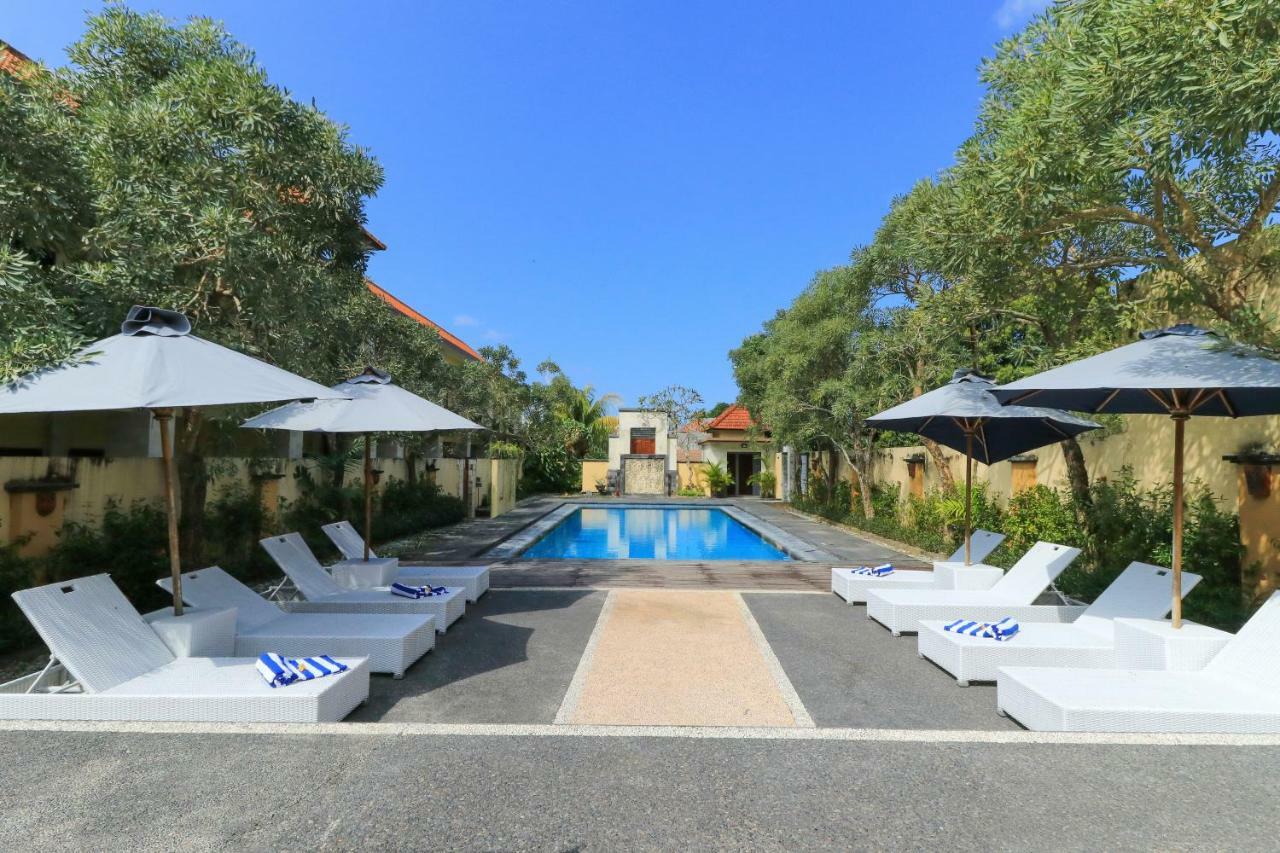 Bali Mega Hotel Jimbaran Esterno foto